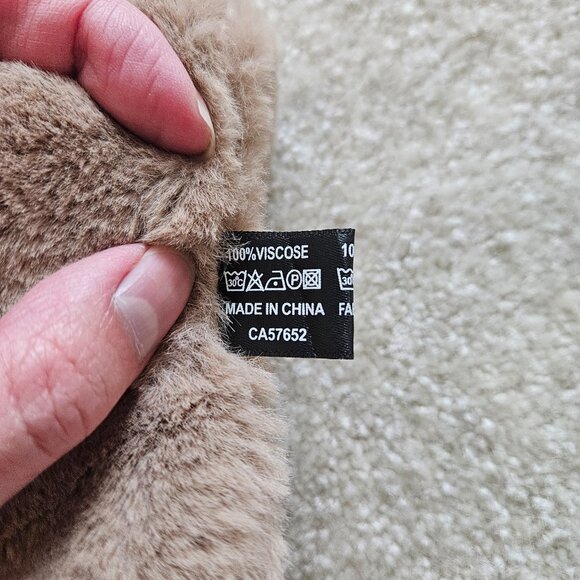 Faux Fur Scarf - Picture 4 of 4